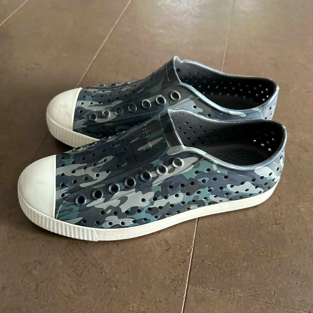 Native Shoes size 8 women’s